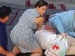 巴塞羅那恐襲事件，中國(guó)游客親眼見：大街上躺